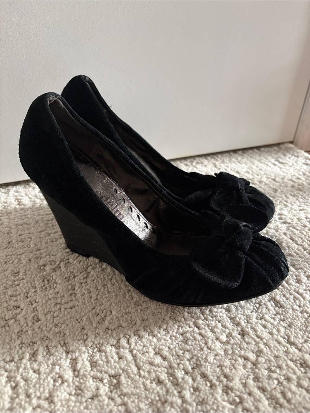 Vintage libby edelman NAOMI Classic Black Suede Wedge Pumps with Bow 6M